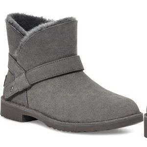 New UGG Zariyah Water Repellent Ankle Boot